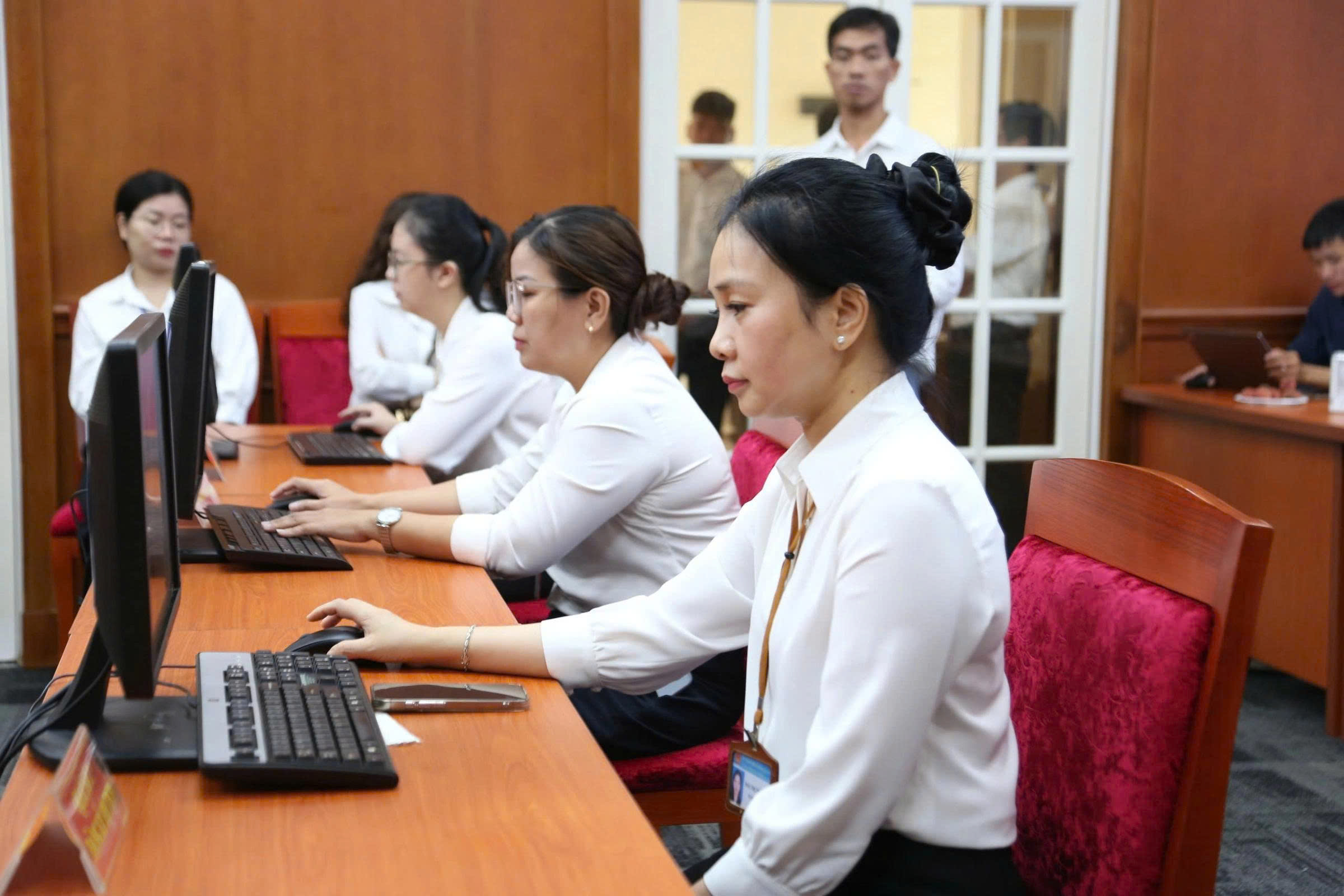 Chuyển đổi số hoạt động chính quyền sau tinh gọn