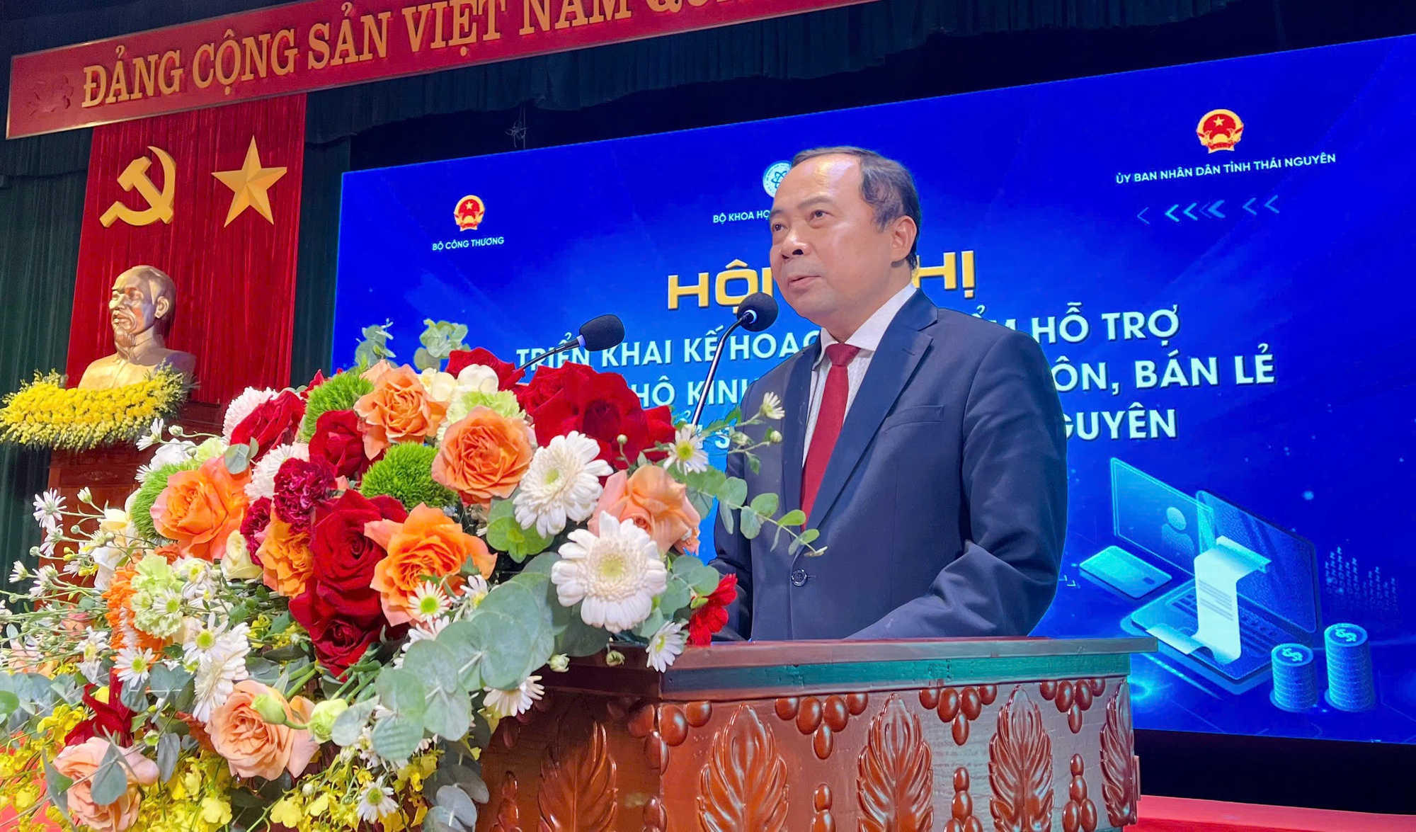 Khởi động Chương trình thí điểm hỗ trợ cửa hàng, hộ kinh doanh chuyển đổi số