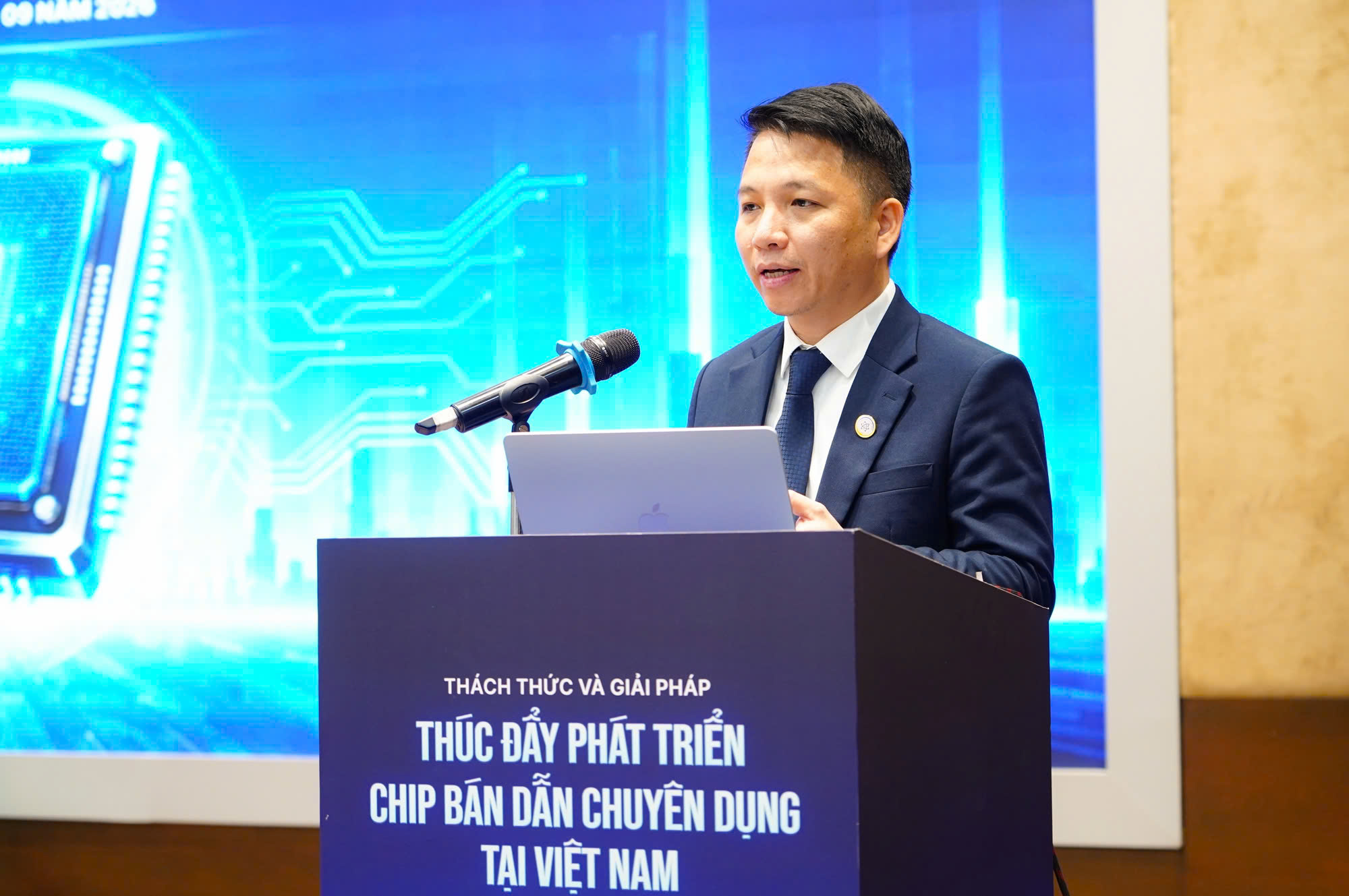 Phát triển chip bán dẫn chuyên dụng: Hướng đi phù hợp với Việt Nam