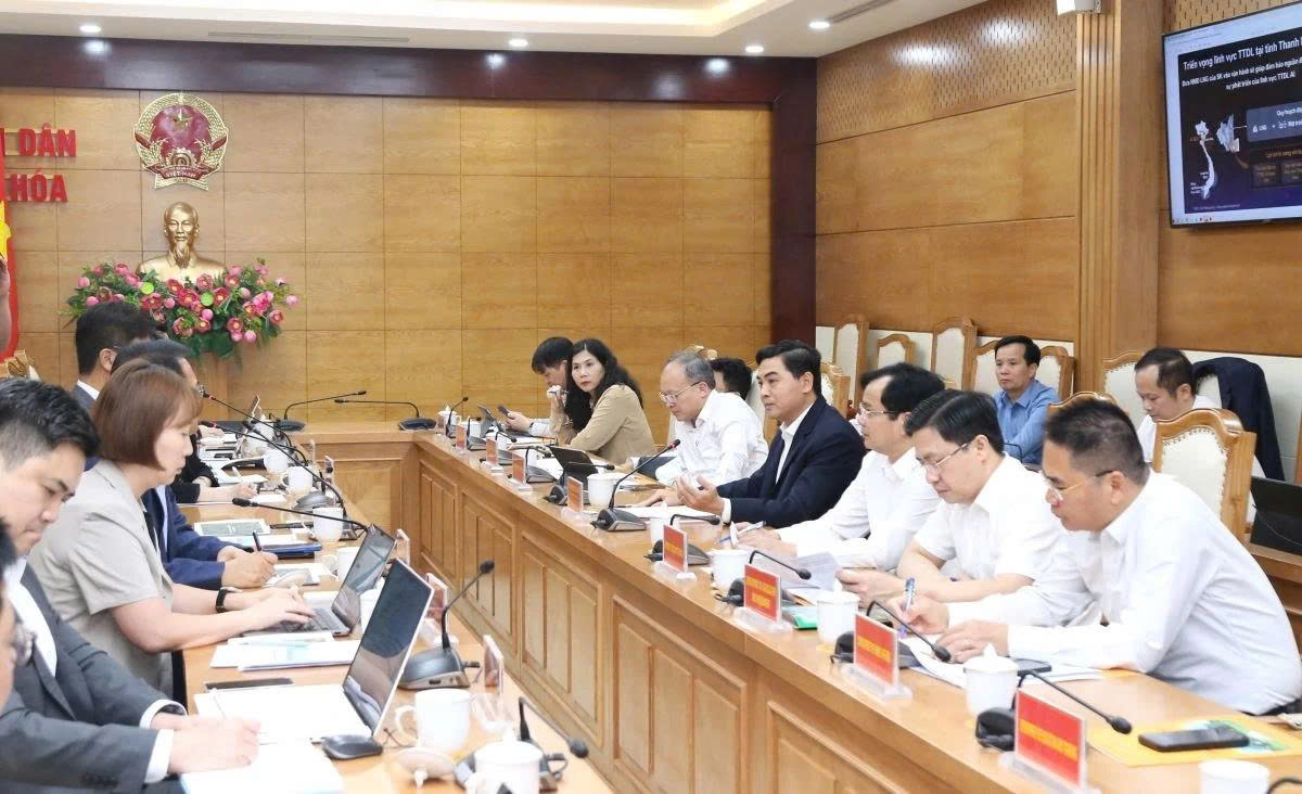 Chủ tịch UBND tỉnh Nguyễn Hoài Anh tiếp và làm việc với đoàn công tác Công ty SK Telecom