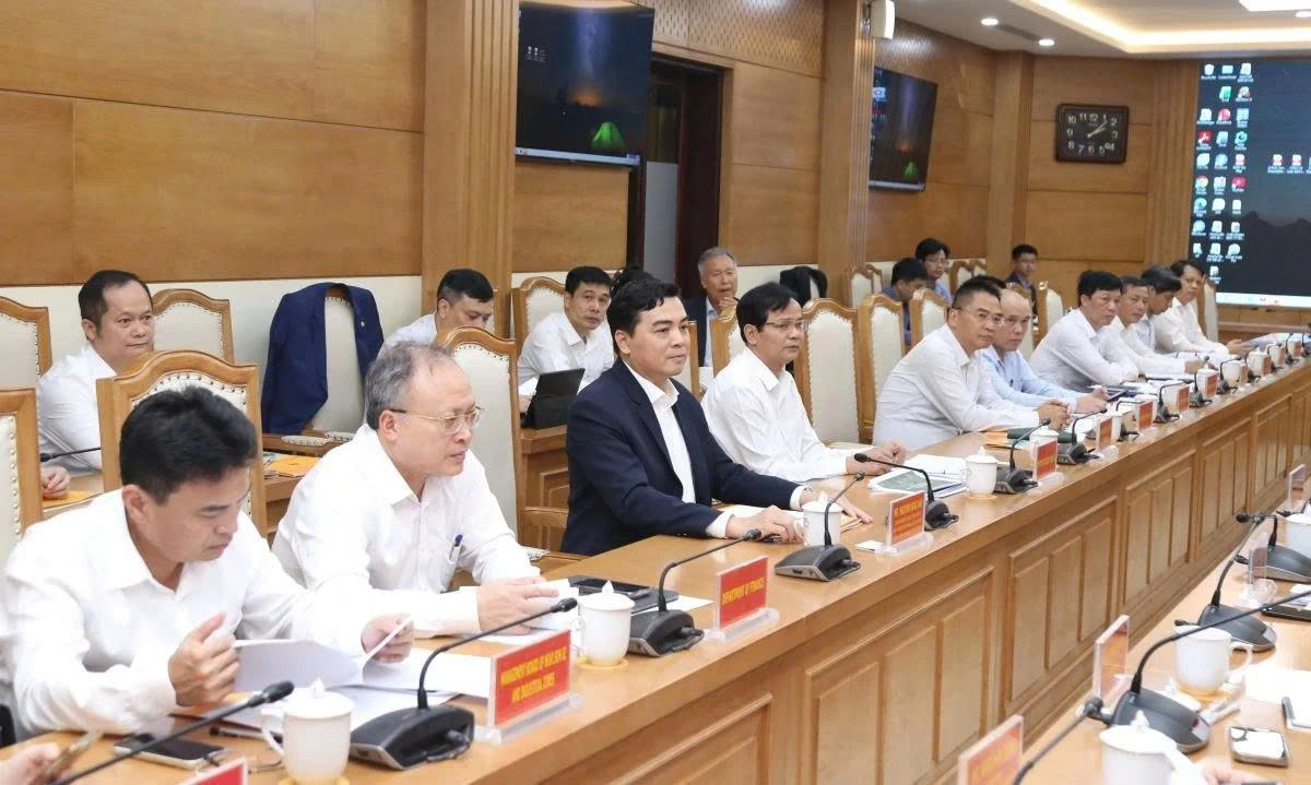 Chủ tịch UBND tỉnh Nguyễn Hoài Anh tiếp và làm việc với đoàn công tác Công ty SK Telecom