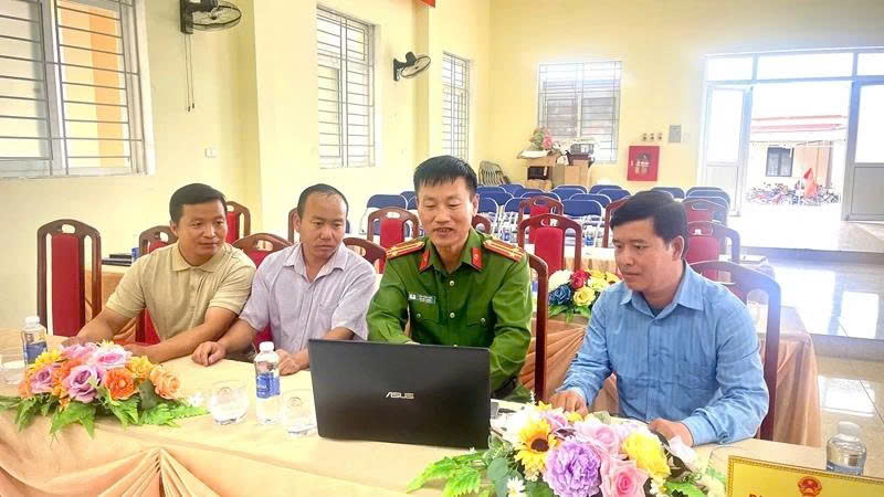 Ánh sáng từ “bình dân học vụ số” nơi rẻo cao (Bài cuối): Để không ai đứng ngoài hành trình “số”