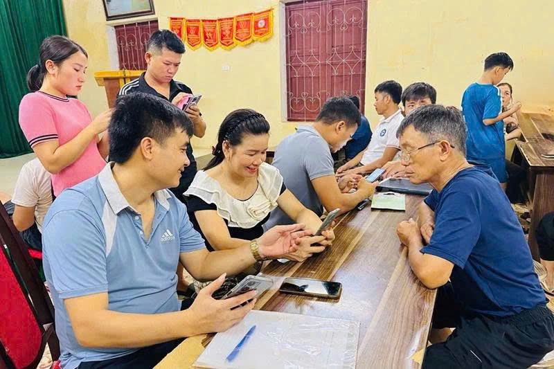 “Cửa sổ số” ở vùng cao: Khi dịch vụ công không còn là chuyện tại trụ sở